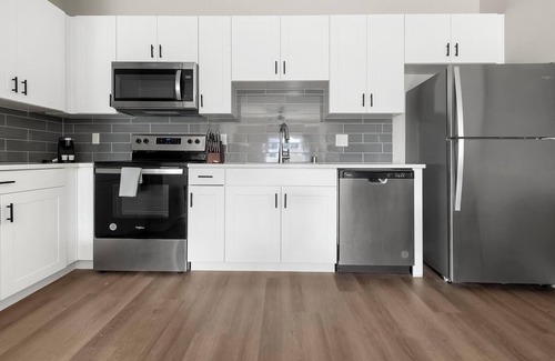 Townsite Apartment | Landing | Stunning 2BD, Pool, Rooftop Lounge