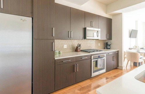 Houston Apartment | Landing | Stylish 1BD, Tennis Court, Gym