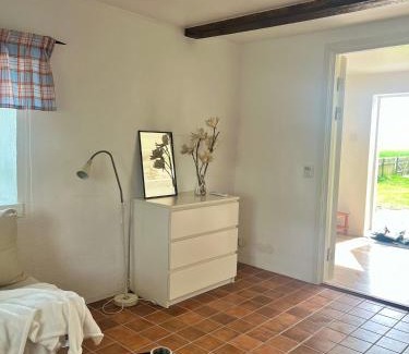 Lilla Beddinge Apartment | Lantlig lägenhet nära stranden