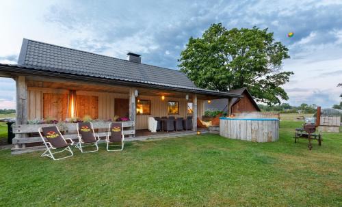 Haademeeste House | Lapite