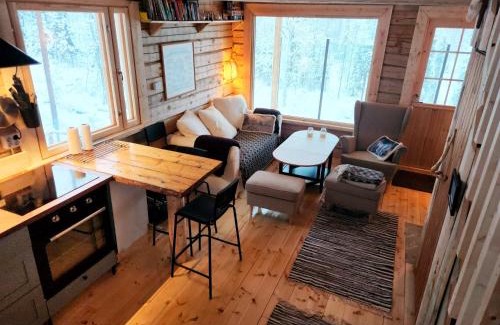 Kolari Ski Chalet | Lapland Riverside Cabin, Äkäsjoki Hideaway - Riverview, Traditional Sauna, Avanto, WiFi, Ski, Ylläs