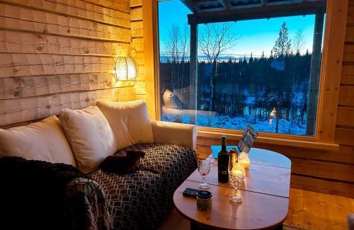 Kolari Ski Chalet | Lapland Riverside Cabin, Äkäsjoki Hideaway - Riverview, Traditional Sauna, Avanto, WiFi, Ski, Ylläs