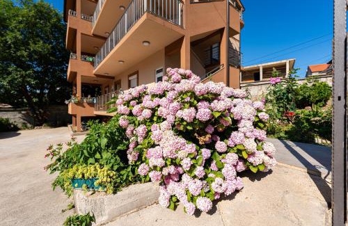 Mrcevac Apartment | Lara i Mirko Apartments