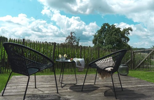 Simprechtshausen House | Large vacation home - edge of the village, fenced garden, fireplace, sauna. 5 dogs welcome!