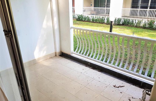 Na Kluea House | Large 1st floor studio condo at Baan Suan Lalana