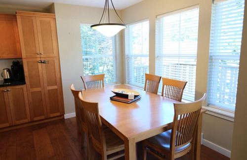 Lindell Beach Cottage | Large 3 Bedroom Cottage with Resort Like Amenities