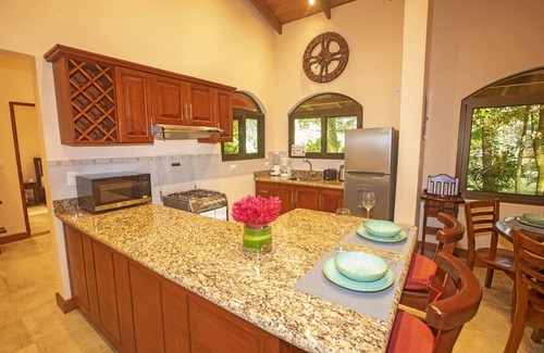 Bijagua House | LARGE 3 BEDROOM HOME ON NATURE RESERVE - HANA'S CELESTE RETREAT AT BEPURAVIDA