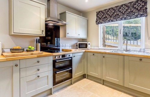 Longborough Cottage | Large 4 bedroom dog friendly holiday accommodation in the Cotswolds - Longborough House