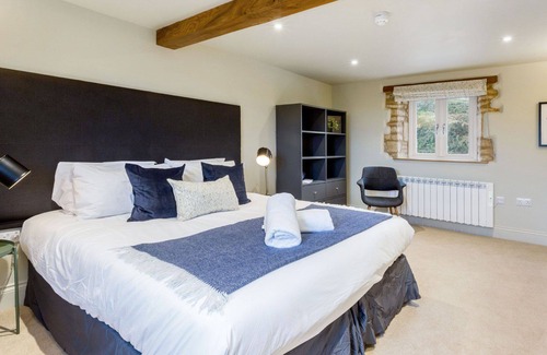 Longborough Cottage | Large 4 bedroom dog friendly holiday accommodation in the Cotswolds - Longborough House