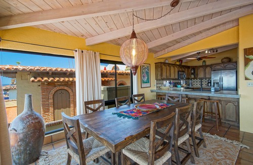 Las Gaviotas House | Large 4 Bedroom Luxury Home in Las Gaviotas!