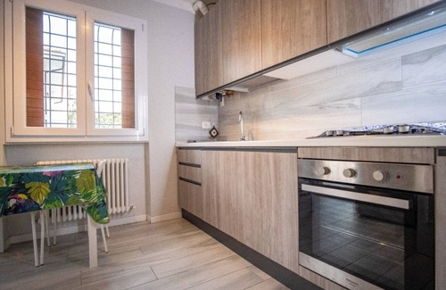 Fogliano Marina Apartment | Large apartment with garden near the center and the beach. Pet ok