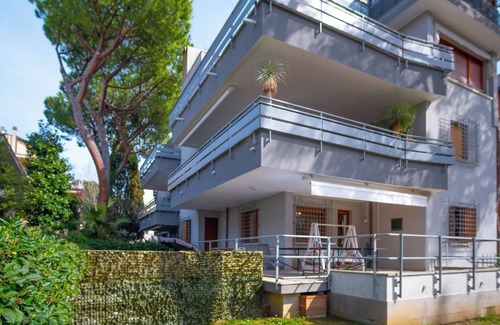 Fogliano Marina Apartment | Large apartment with garden near the center and the beach. Pet ok