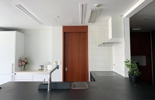 Chunghyeon-dong Condo | Large Apt. Urban View. Gwang Hwa Mun - City Hall