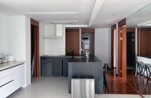 Chunghyeon-dong Condo | Large Apt. Urban View. Gwang Hwa Mun - City Hall