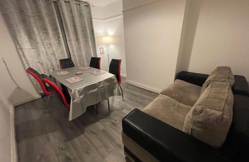 Stonnall House | Large Beautiful 3 Bed house in City of Birmingham