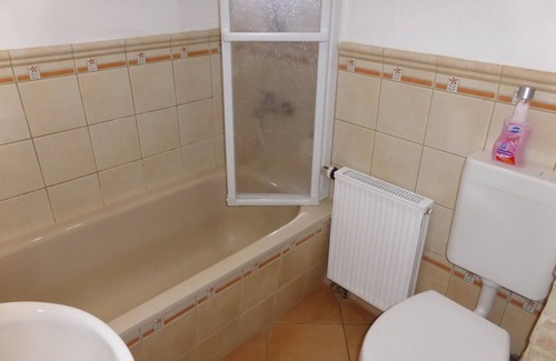 Jena-West Apartment | Large beautiful apartment for 8 people near the center, free wifi,