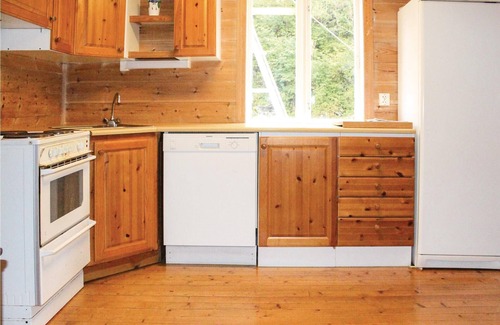 Fusa Apartment | Large boathouse with three vacation apartments (N19683, N19684, N19685).