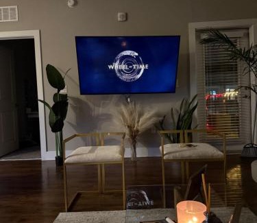 Lindbergh Apartment | Large Buckhead modern suite
