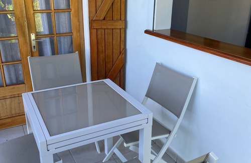 Vieux-Fort Apartment | Large Comfortable Holiday Apartment