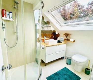 Southfield Apartment | Large Double Room with Private Bathroom West Zone 3 Free Parking