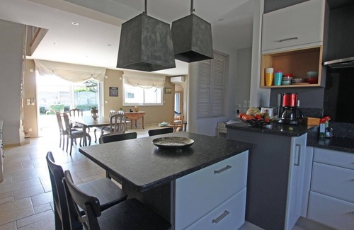 Saint-Germain-sur-Ay Cottage | Large family house near beach with garden, bikes and activities