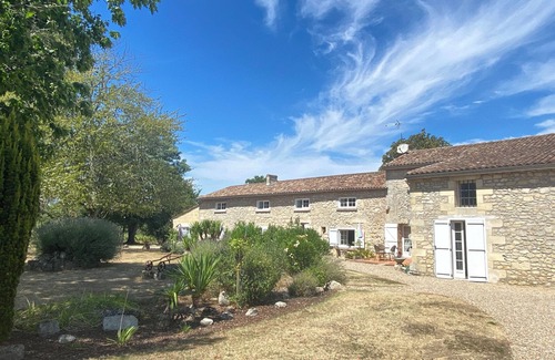 Puisseguin House | Large family home with swimming pool for 10 people