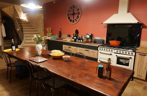 Chateauneuf-du-Pape Other | Large farmhouse with swimming pool amidst the vineyards of Châteauneuf-du-Pape