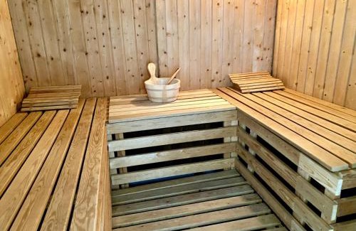 Follega Villa | Large fully renovated farmhouse with indoor Swim spa and Sauna