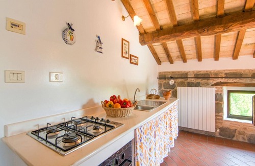 Amandola House | Large Group Retreat with Pool