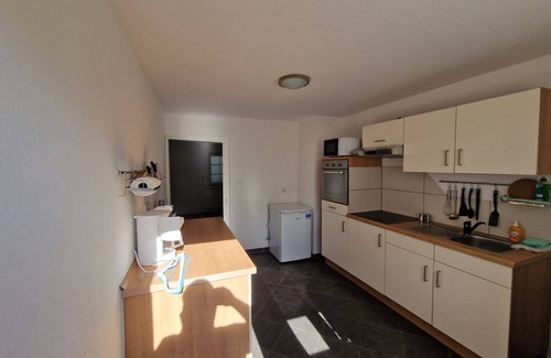 Wienhausen Apartment | Large guest apartment with terrace and gardenPet-friendly