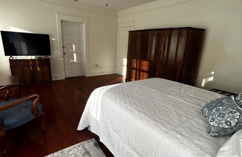 Arcadia Historic District Bed & Breakfast | Large Historic Home Near Downtown Arcadia, 6 Bedrooms