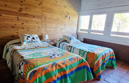 Brignac-la-Plaine House | Large house with covered terrace in the countryside, panoramic view