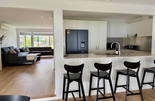 Chain Valley Bay House | Large Lakefront House on Lake Macquarie with Kayaks, Kids Toys and Dog Door