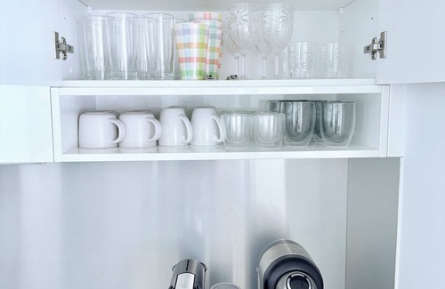 Chain Valley Bay House | Large Lakefront House on Lake Macquarie with Kayaks, Kids Toys and Dog Door