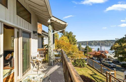 Rainier Valley Apartment | Large Lk Washington View Family Home