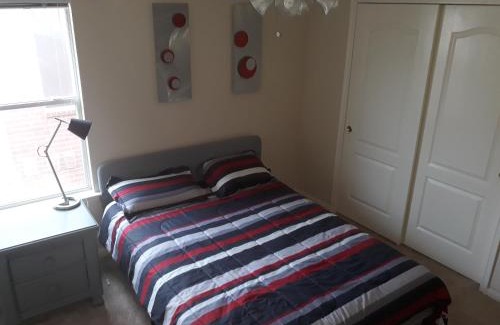 Missouri City House | Large Modern Residence with private guest, family room & business office