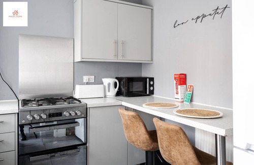 Hope Street House | Large n Cosy 3bedroom house with free wifi carpark