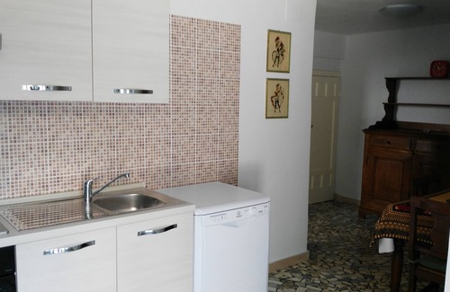 Fano Apartment | Large private courtyard. Beach agreement, bike rental, pizzeria. free WIFI