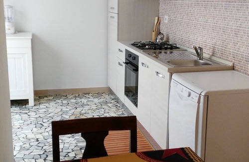 Fano Apartment | Large private courtyard. Beach agreement, bike rental, pizzeria. free WIFI