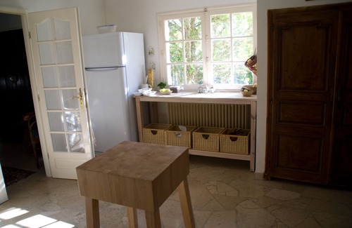 Signes House | Large Provencal House with Pool. Walking distance to supermarket and restaurants