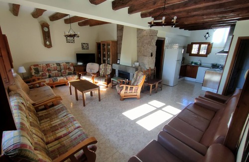 Cardona Cottage | Large rural house with outdoor pool 1 hour from Barcelona.