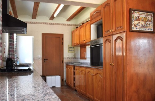 Alcalali Villa | Large, Spacious Villa