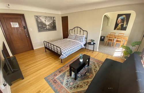 Lower Queen Anne Apartment | Large Studio Apartment at the Space Needle!