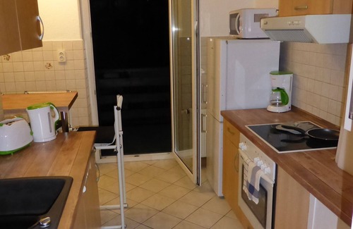 Jena-West Apartment | Large sunny apartment for 6 near center free WiFi & parking