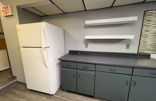 Waukesha Apartment | Large two bedroom lower unit. Downtown Waukesha.