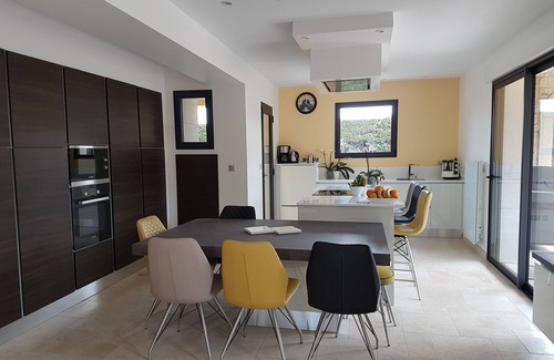 Rochegude Other | Large villa in Drôme provençale. Nice benefits.