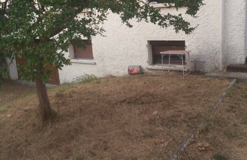 Blagnac Villa | Large villa with garden terrace