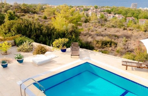 Bahceli Villa | Large villa with pool and fantastic sea view
