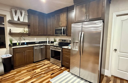 Santa Clara House | Large walk out basement with gorgeous views in tranquil Santa Claran