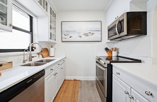 Idlewyld House | Las Olas Home Private Pool Walk to Beach Owner-Managed, 11+ Yrs Host